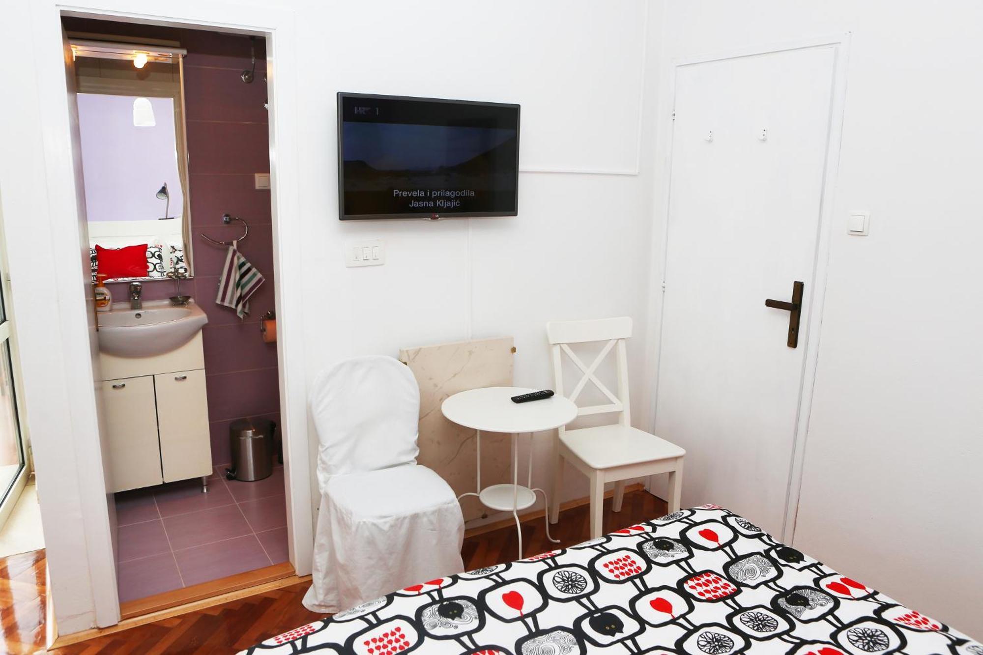 Apartments And Rooms Denoble コルチュラ 部屋 写真